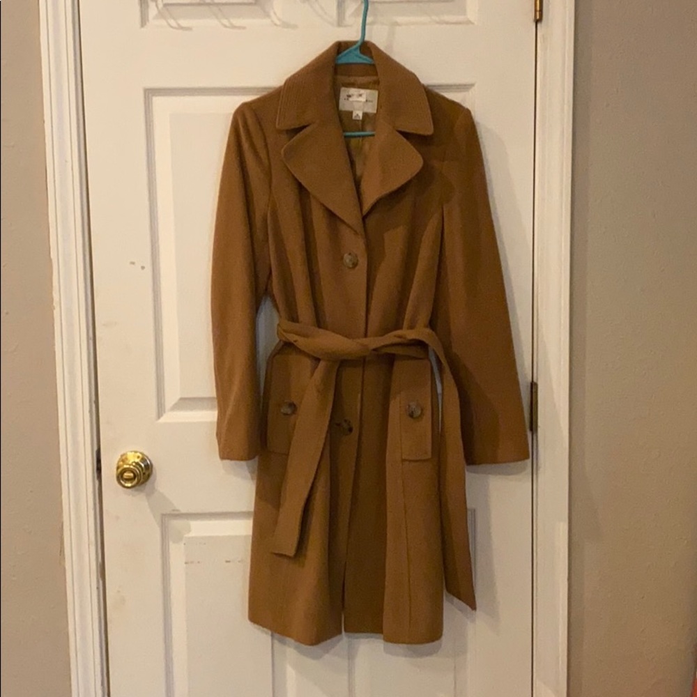 Banana Republic classic tan winter peacoat